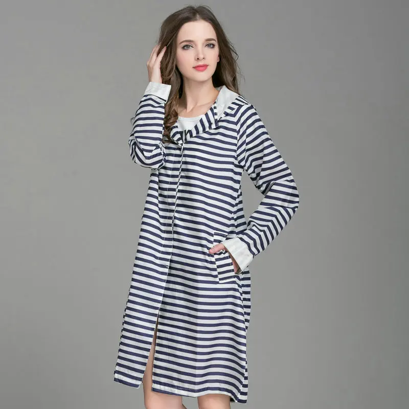 Модное женское легкое пончо с капюшоном, водонепроницаемый плащ для взрослых, уличная дождевая одежда для байкеров, женская куртка для походов
Модное женское легкое пончо с капюшоном, водонепроницаемый плащ для взрослых, уличная дождевая одежда для байкеров, женская куртка для походов