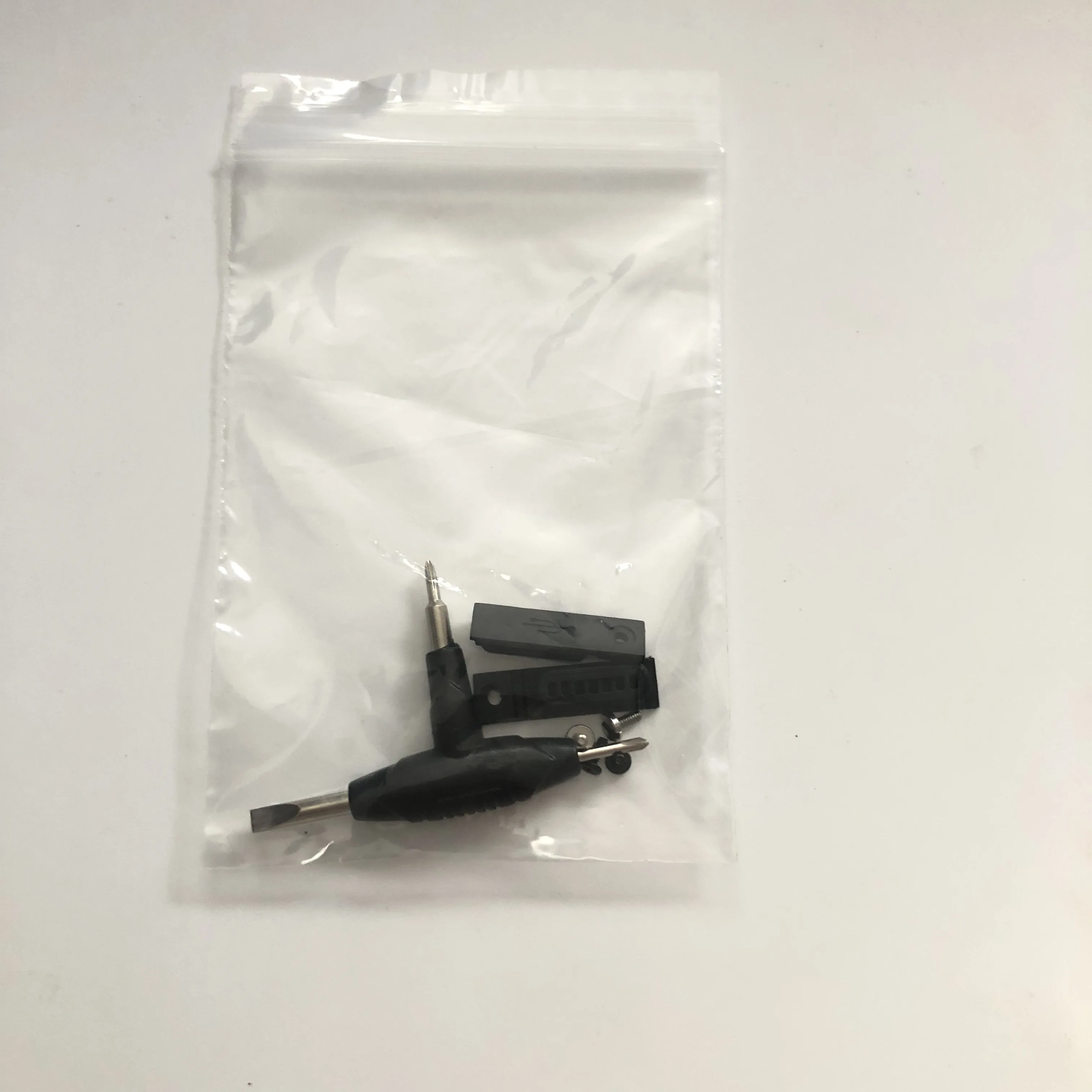 Blackview BV6000 New Phone Disassemble Tools Kit + Screws For Blackview BV6000S MTK6735 4.7inch HD 1280*720 Smartphone
Blackview BV6000 New Phone Disassemble Tools Kit + Screws For Blackview BV6000S MTK6735 4.7inch HD 1280*720 Smartphone