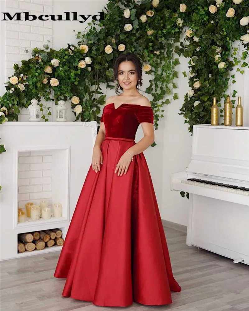 Mbcullyd Arabic Red Long Velvet Prom Dresses 2023 Short Sleeve Floor Length Satin Off Shoulder Saudi Arabia Formal Evening Gowns
Mbcullyd Arabic Red Long Velvet Prom Dresses 2023 Short Sleeve Floor Length Satin Off Shoulder Saudi Arabia Formal Evening Gowns