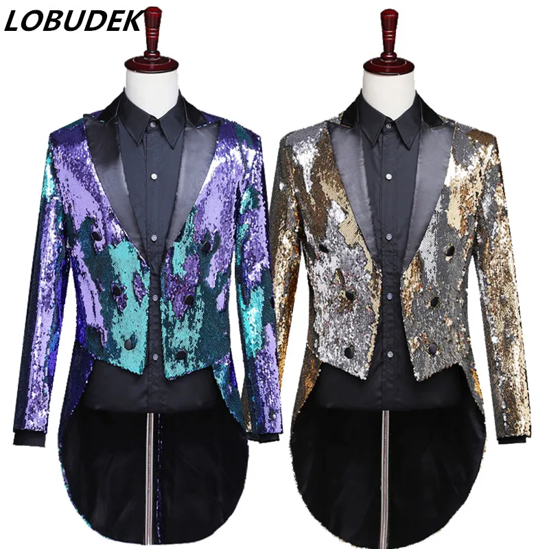 2 Color Men Discolourabe Sequins Tailcoat Magician Swallowtail Male Costume Groom Wedding Clothes Singer Chorus Performance Coat
2 Color Men Discolourabe Sequins Tailcoat Magician Swallowtail Male Costume Groom Wedding Clothes Singer Chorus Performance Coat