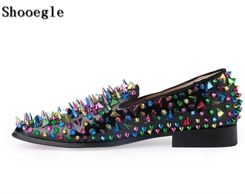 SHOOEGLE Hot Sale Colorful Spiked Men Loafers Shoes High Quality Wedding Shoes Slip on Fashion Rivets Men Shoes Driving Moccasin
SHOOEGLE Hot Sale Colorful Spiked Men Loafers Shoes High Quality Wedding Shoes Slip on Fashion Rivets Men Shoes Driving Moccasin