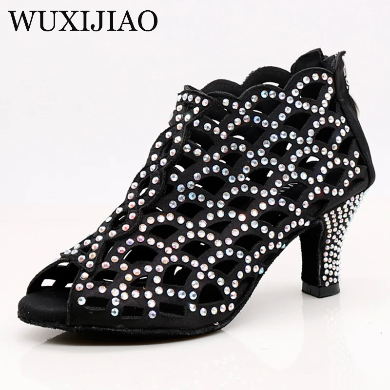 WUXIJIAO Women Ballroom Latin Dance Shoes Black Brown Salsa Tango Bachata Dance Shoes satin Sole Heel 6cm
WUXIJIAO Women Ballroom Latin Dance Shoes Black Brown Salsa Tango Bachata Dance Shoes satin Sole Heel 6cm
