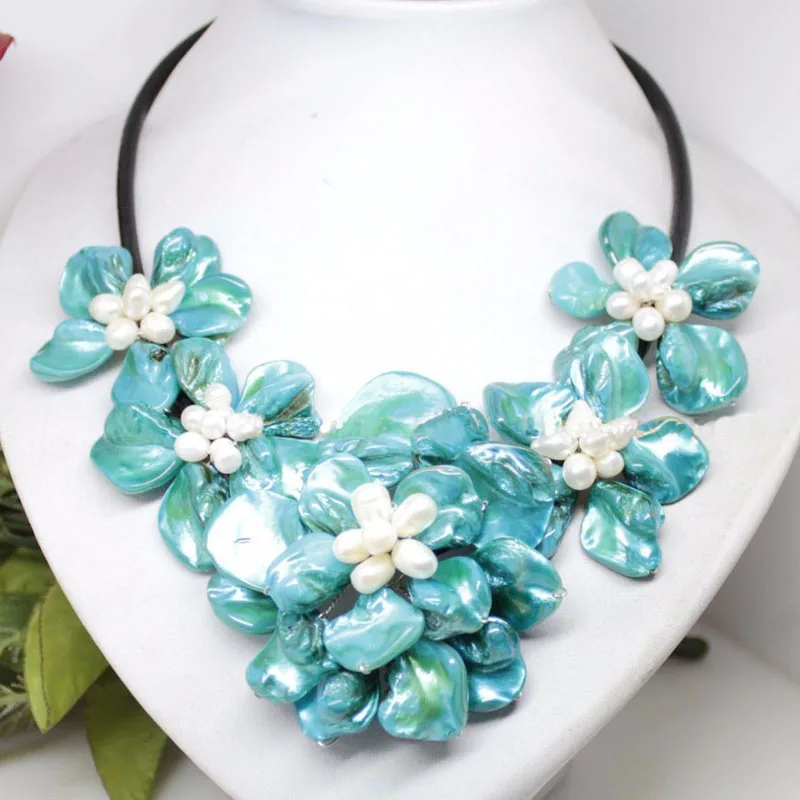 18 inches Natural Leather Cord Five Blue Shell Flower Women Handmade Pearl Necklace
18 inches Natural Leather Cord Five Blue Shell Flower Women Handmade Pearl Necklace