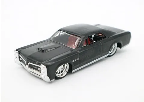 Many Retro 1/50 Out Of Print Special Die-casting Metal Car Models At Home To Display Collection Toys For Children
Many Retro 1/50 Out Of Print Special Die-casting Metal Car Models At Home To Display Collection Toys For Children