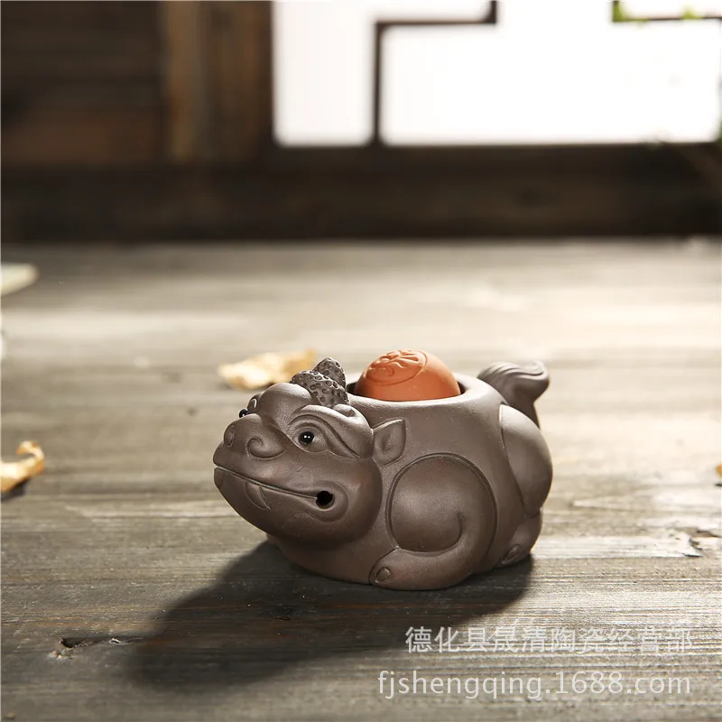 Wholesale Yixing tea pet toad classic tea accessories Tea Set Decoration supports custom play
Wholesale Yixing tea pet toad classic tea accessories Tea Set Decoration supports custom play