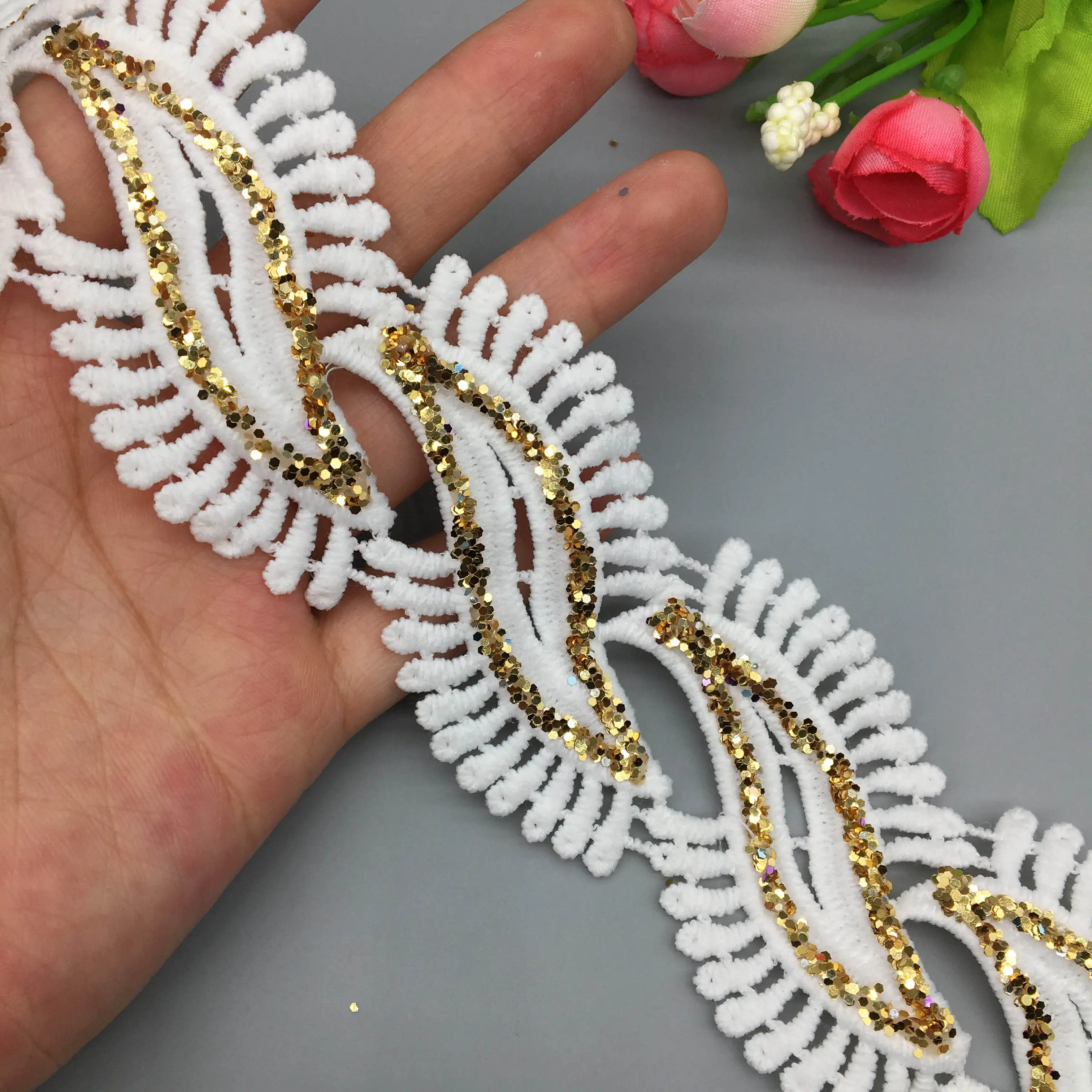 1 Yard 4cm White Eyelash Gold Glitter Lips Lace Ribbon Shiny Trims Fabric Wedding Dress Headdress DIY Accessories Sewing Craft
1 Yard 4cm White Eyelash Gold Glitter Lips Lace Ribbon Shiny Trims Fabric Wedding Dress Headdress DIY Accessories Sewing Craft