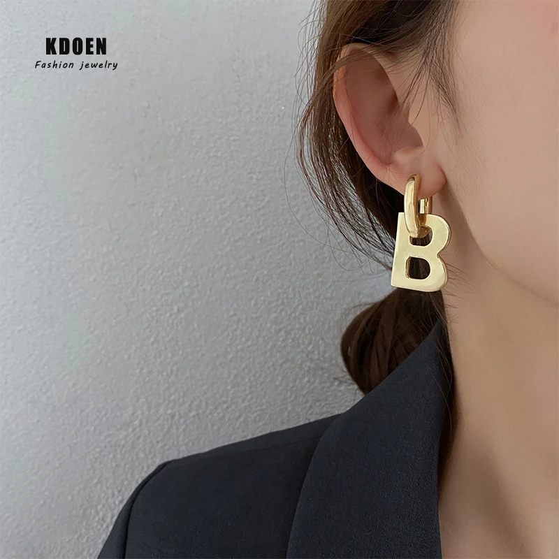 European And American Exaggerated Metal B Letter Pendant Earrings Fashion Korean Jewelry Retro Party Girl's Unusual Earrings
European And American Exaggerated Metal B Letter Pendant Earrings Fashion Korean Jewelry Retro Party Girl's Unusual Earrings