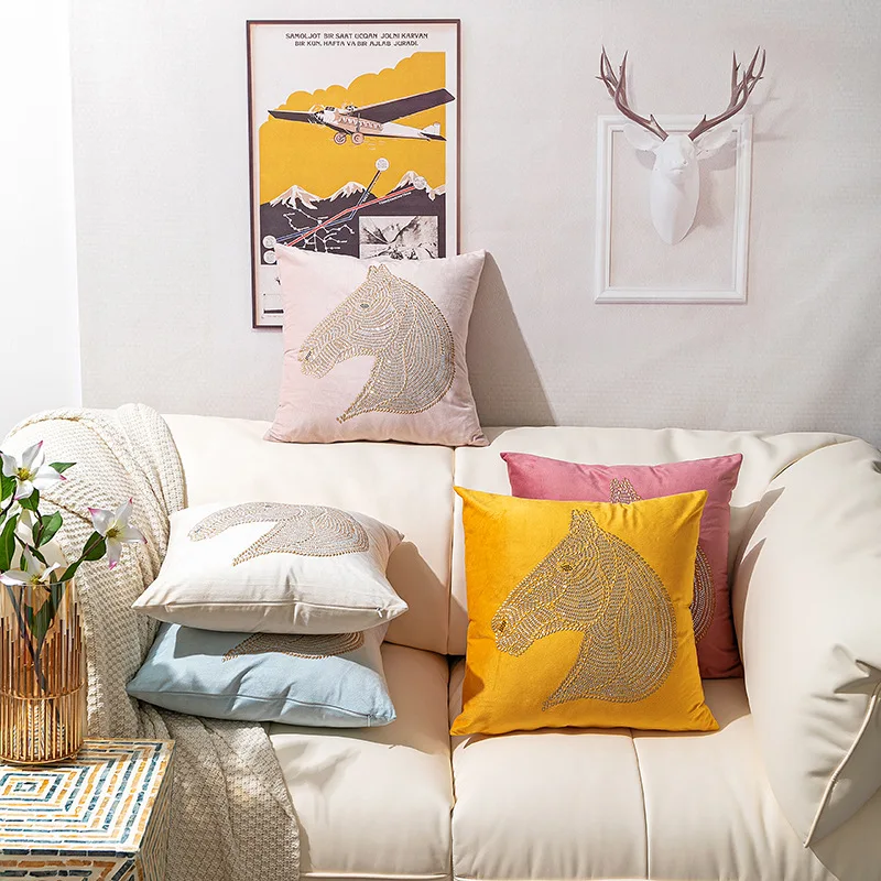 45x45cm/50x50cm hotfix motifs horse cushion cover pillowcase velvet throw pillow cover
45x45cm/50x50cm hotfix motifs horse cushion cover pillowcase velvet throw pillow cover