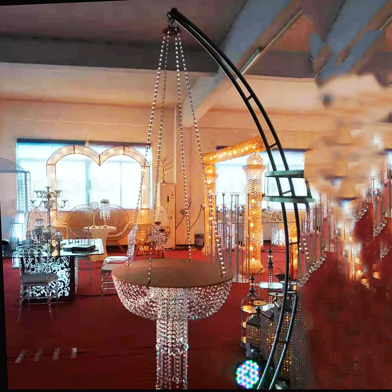 1 Pcs wedding hanging cake stand cake chandeliers silver color crystal decoration
1 Pcs wedding hanging cake stand cake chandeliers silver color crystal decoration