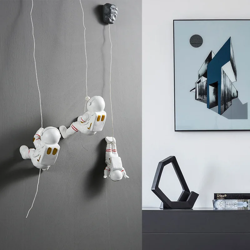Nordic Modern Design Decoration Living Room Decor 3D Arts Wall Decor Resin Astronaut Ornaments Home Decor Bedroom Christmas Gift
Nordic Modern Design Decoration Living Room Decor 3D Arts Wall Decor Resin Astronaut Ornaments Home Decor Bedroom Christmas Gift