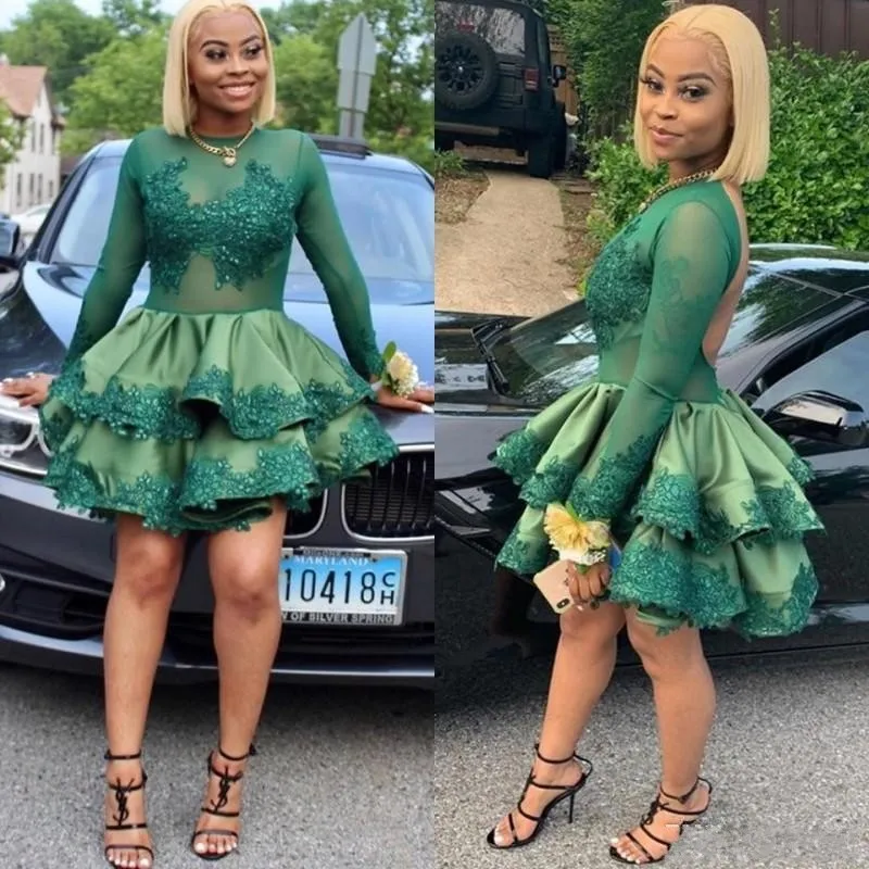 2024 Green Cocktail Homecoming Dress Long Sleeve Backless Apliques Lace Short Prom Party Gowns Celebrity Mini
2024 Green Cocktail Homecoming Dress Long Sleeve Backless Apliques Lace Short Prom Party Gowns Celebrity Mini