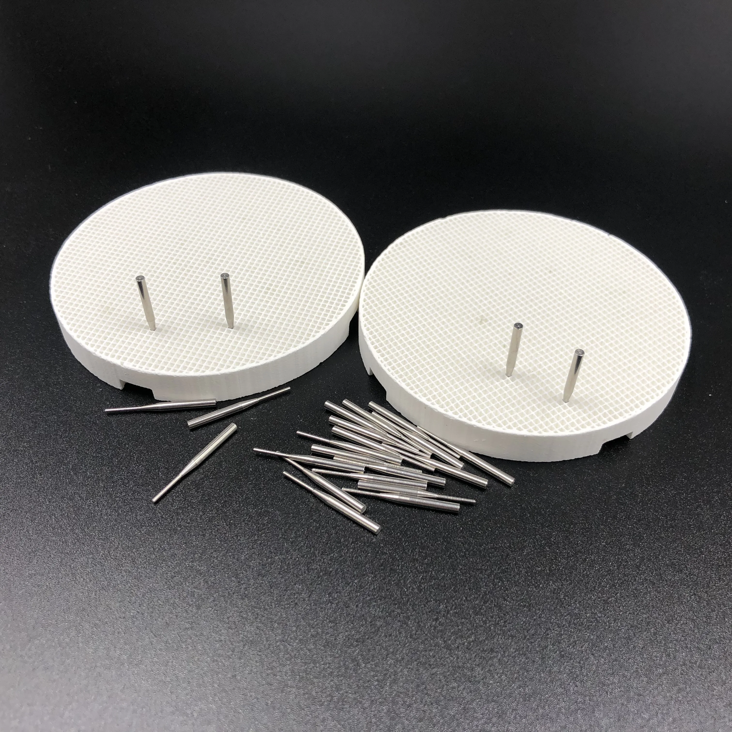 2 tray 20 pins Dental Lab Honeycomb Round Firing Trays with Metal Pins Dental Technician Supplies
2 tray 20 pins Dental Lab Honeycomb Round Firing Trays with Metal Pins Dental Technician Supplies
