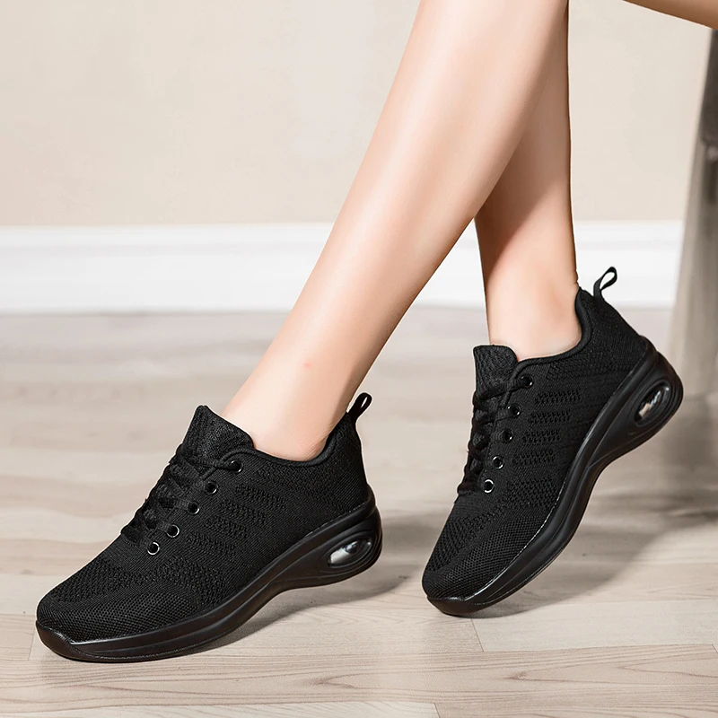 Женские теннисные кроссовки Tenis, новинка 2019, уличные удобные тренировочные кроссовки, женская повседневная спортивная обувь для бега
Женские теннисные кроссовки Tenis, новинка 2019, уличные удобные тренировочные кроссовки, женская повседневная спортивная обувь для бега
