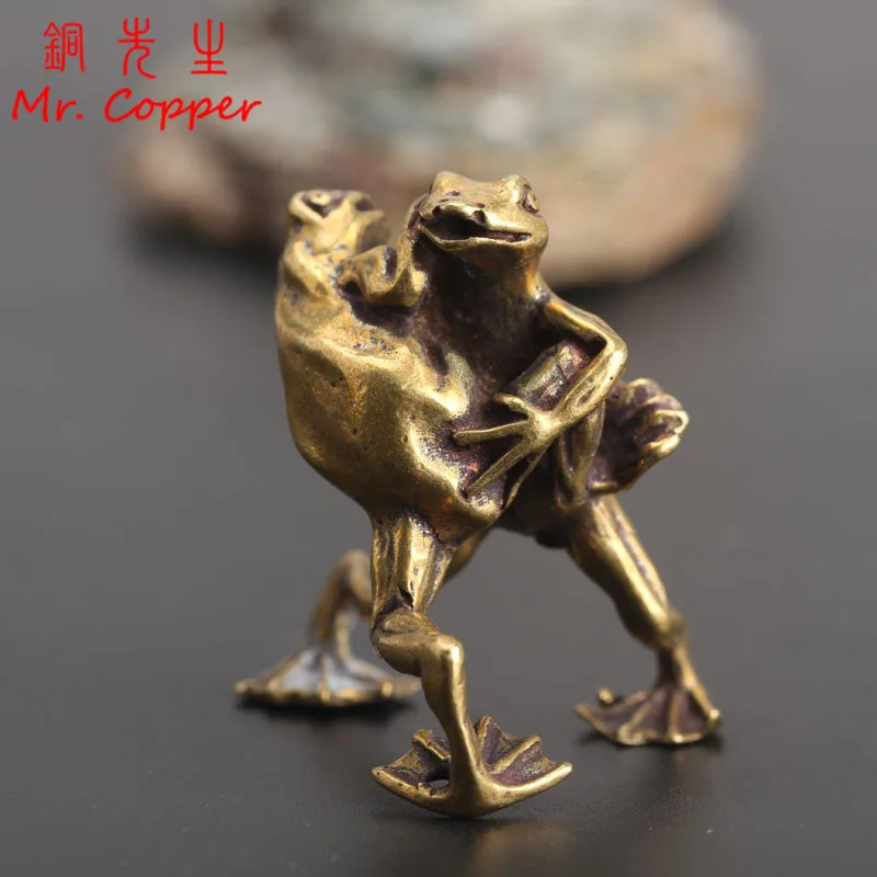 Copper Mini Tea Ceremony Wrestling Frogs Sculpture Desk Feng Shui Ornaments Home Decoration Accessories Bring Wealth Lucky Decor
Copper Mini Tea Ceremony Wrestling Frogs Sculpture Desk Feng Shui Ornaments Home Decoration Accessories Bring Wealth Lucky Decor