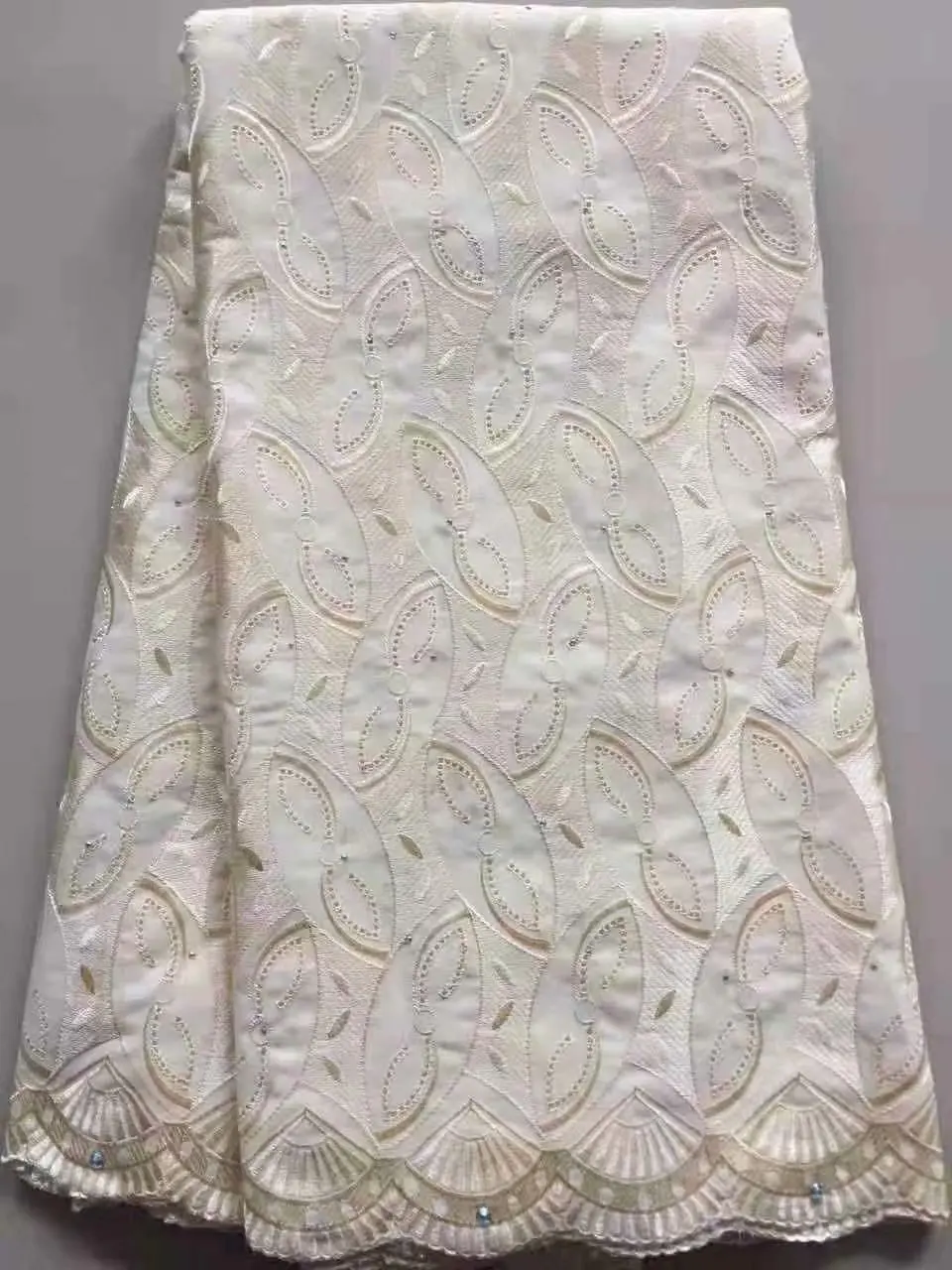 2020 Latest African Lace Fabric Beige High Quality French Cord Embroidery Tulle Lace Fabric For Nigerian Wedding Party Dress
2020 Latest African Lace Fabric Beige High Quality French Cord Embroidery Tulle Lace Fabric For Nigerian Wedding Party Dress