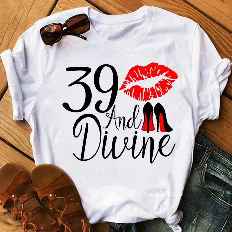 39 And Divine Graphic Print T-Shirt Women'S Clothing Red Lips High Shoes Tshirt Femme Summer Fashion Short Sleeve T Shirt Tops
39 And Divine Graphic Print T-Shirt Women'S Clothing Red Lips High Shoes Tshirt Femme Summer Fashion Short Sleeve T Shirt Tops