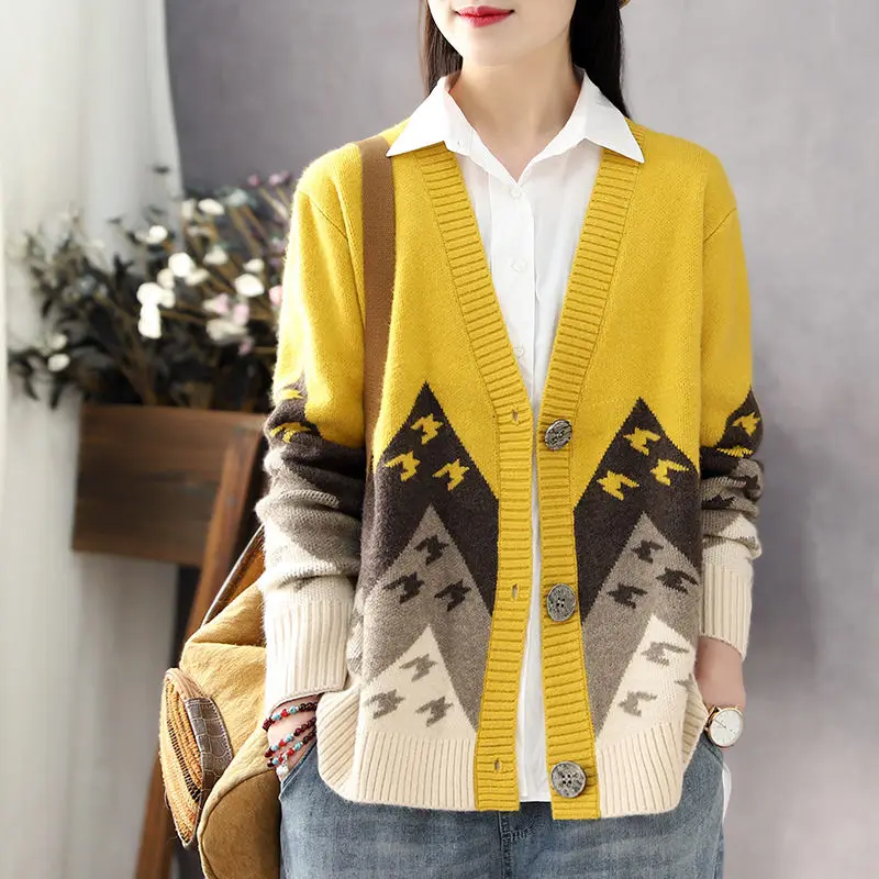 Retro Literature Spring And Autumn New Women's Cardigan Sweater Jacket Female Color Matching Loose Knit Coat aq539
Retro Literature Spring And Autumn New Women's Cardigan Sweater Jacket Female Color Matching Loose Knit Coat aq539