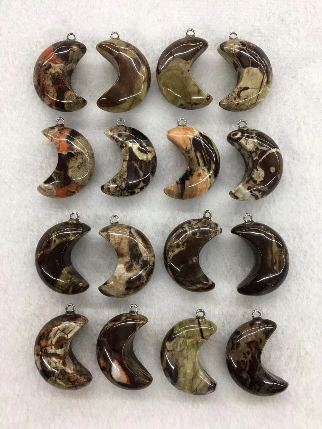 Wholesale 10pcs/Pack Natural Crazy Agates Bead Pendant,Moon Shape Gem Stone Jewelry Necklace DIY,30x12mm
Wholesale 10pcs/Pack Natural Crazy Agates Bead Pendant,Moon Shape Gem Stone Jewelry Necklace DIY,30x12mm