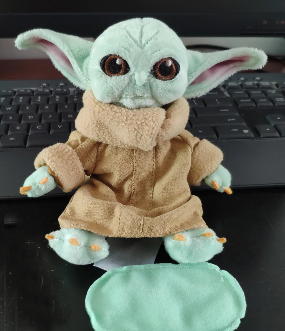 Disney Star Wars Mandalorian The Child Baby Yoda Grogu Magnetic Shoulder Plush toy doll
Disney Star Wars Mandalorian The Child Baby Yoda Grogu Magnetic Shoulder Plush toy doll