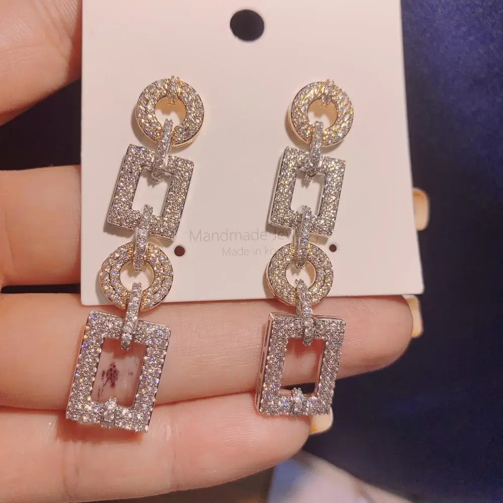 HIBRIDE Water Drop Earrings for Women Big Clear CZ Stone Fashion Jewelry Dating Christmas Birthday Gifts Boucle D’Oreille E-726
HIBRIDE Water Drop Earrings for Women Big Clear CZ Stone Fashion Jewelry Dating Christmas Birthday Gifts Boucle D’Oreille E-726