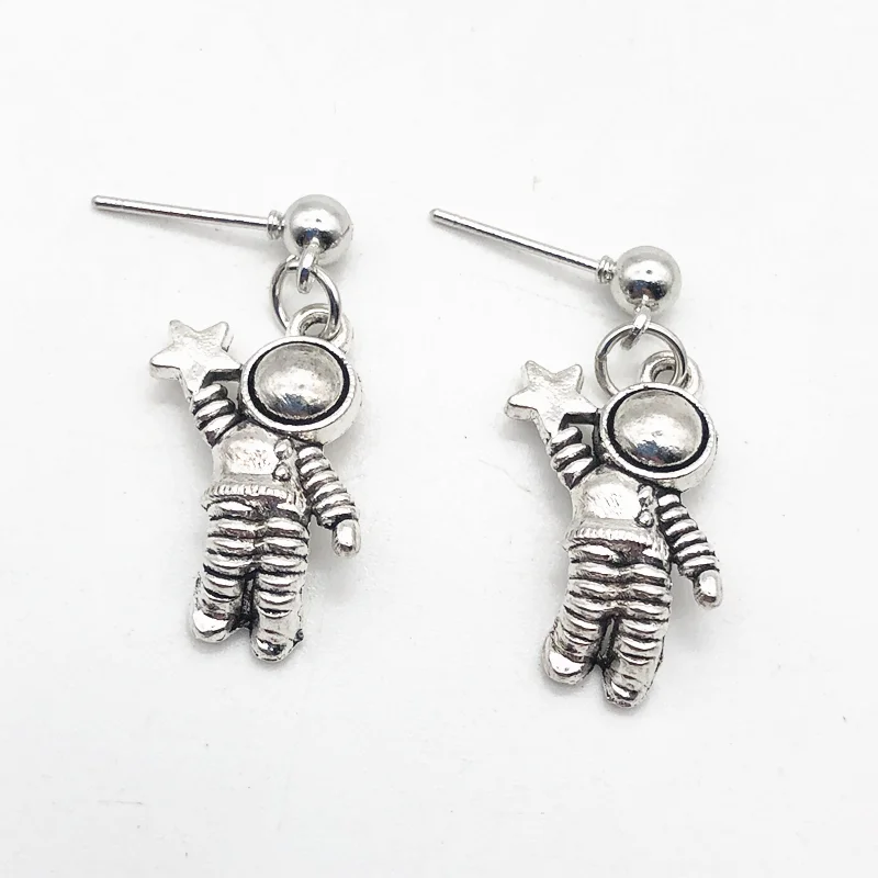 goth e girl style astronaut earrings cool kawaii earrings harajuku accessories aros 90s aesthetic igirl grunge jewelr
goth e girl style astronaut earrings cool kawaii earrings harajuku accessories aros 90s aesthetic igirl grunge jewelr
