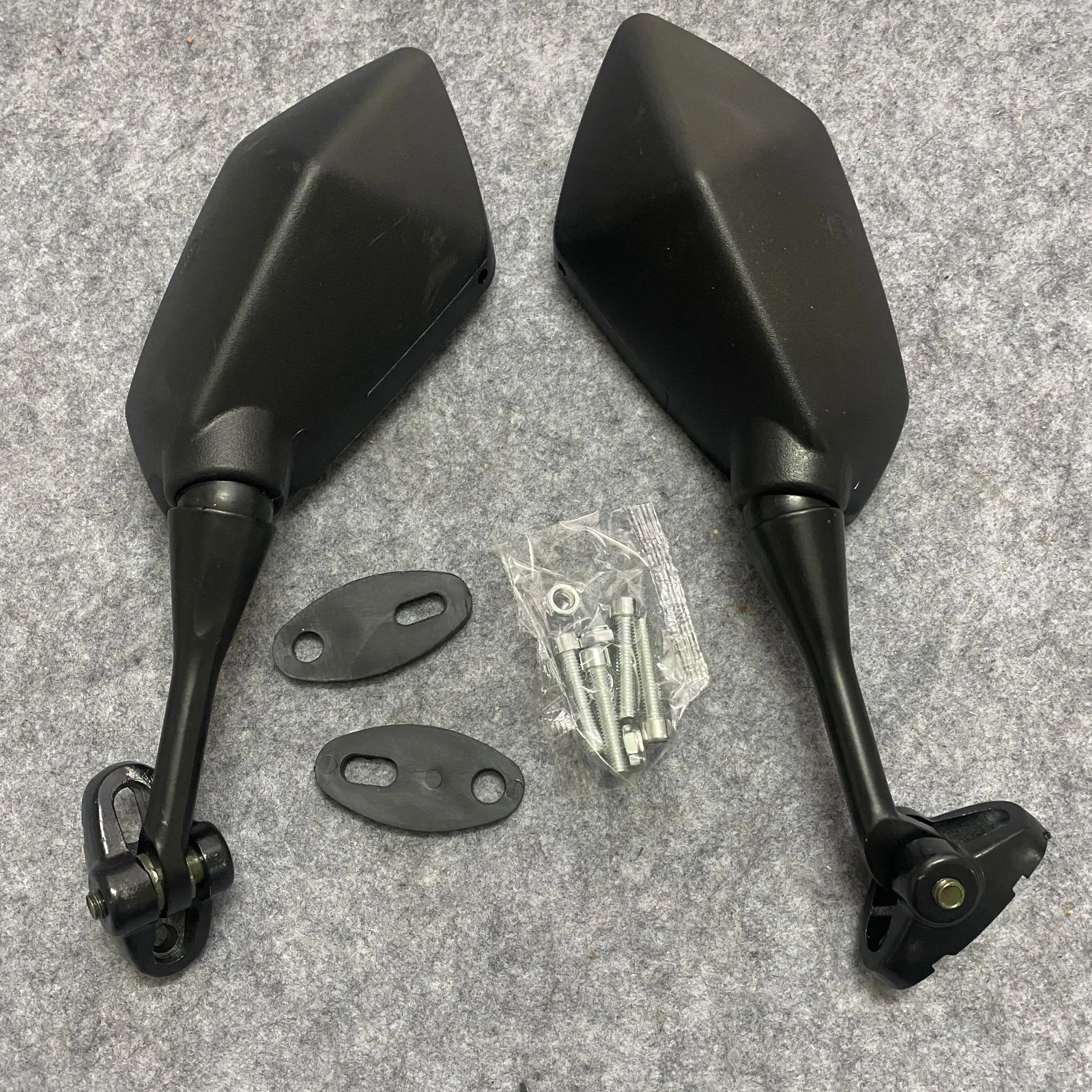 Мотоциклетное зеркало заднего вида для YAMAHA R1 R6 FJR1300 FZ1 FZS1000 для SUZUKI SV650 SV1000 GSXR600 GSXR750 GSXR1000 2001-2005
Мотоциклетное зеркало заднего вида для YAMAHA R1 R6 FJR1300 FZ1 FZS1000 для SUZUKI SV650 SV1000 GSXR600 GSXR750 GSXR1000 2001-2005