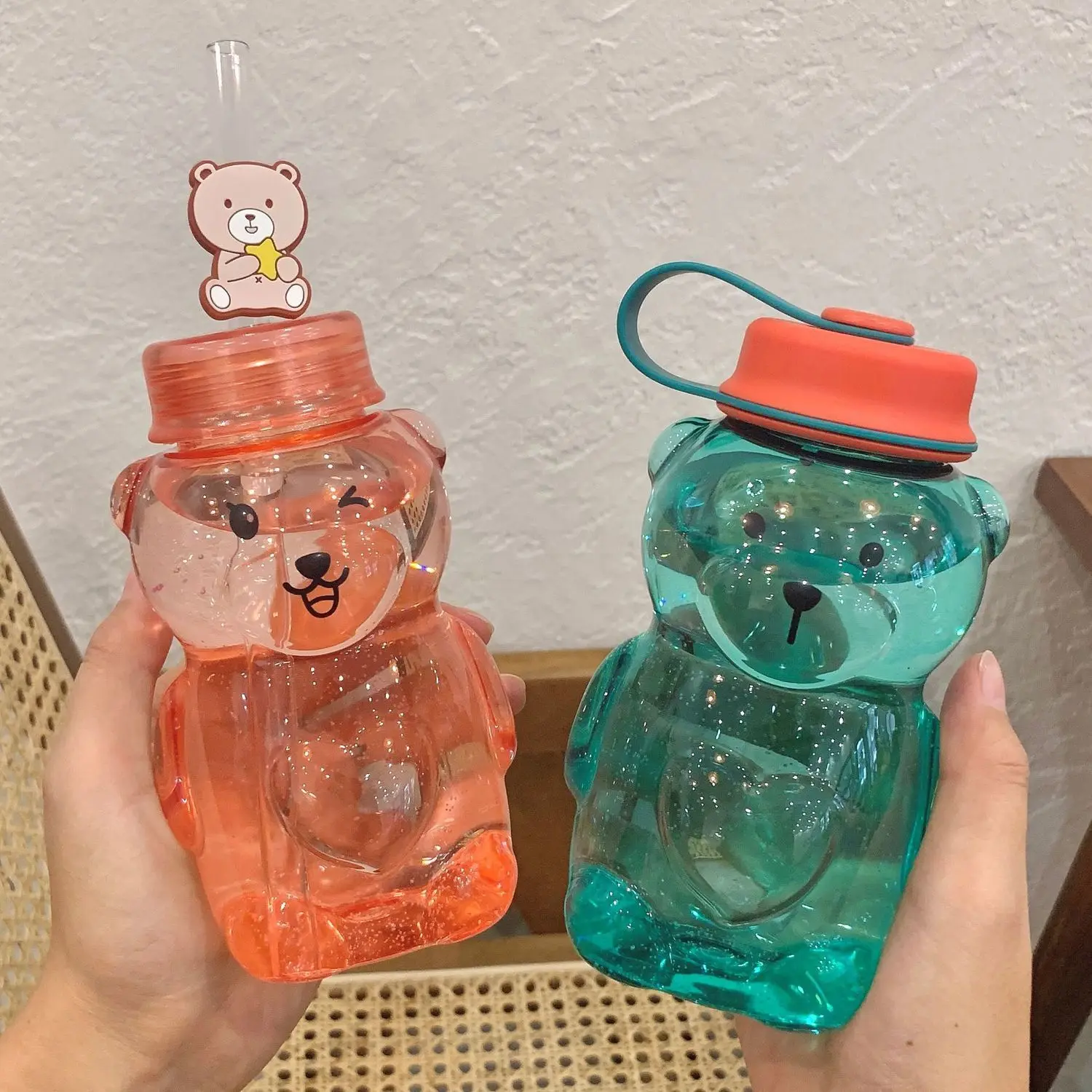 Cute Bear Straw Cup Plastic Water Bottles Kawaii Coffee Mug Two Kinds of Lids Water Cup with Rope Milk Tea Cup Children Cup
Cute Bear Straw Cup Plastic Water Bottles Kawaii Coffee Mug Two Kinds of Lids Water Cup with Rope Milk Tea Cup Children Cup