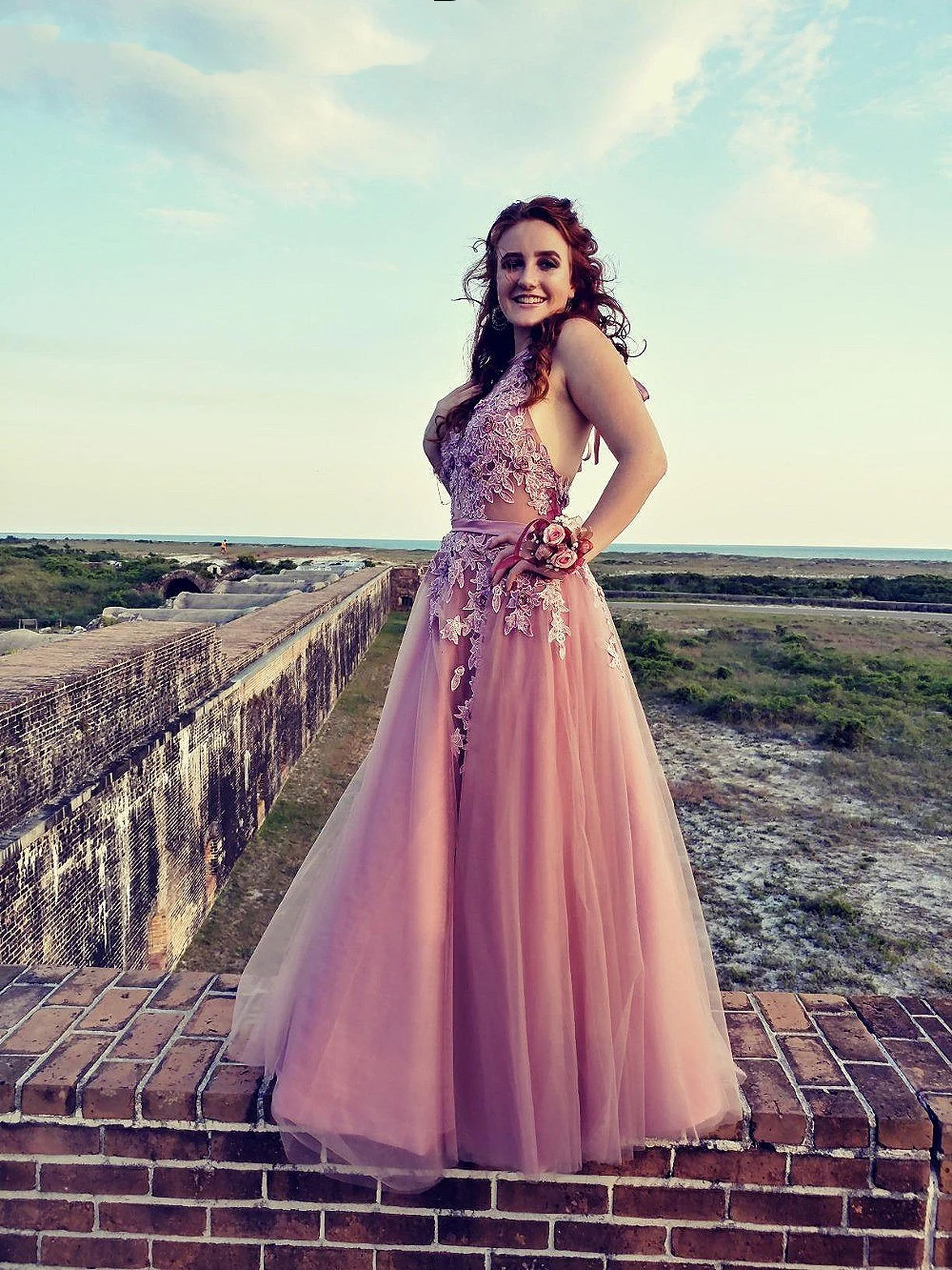 Colorful Charming Sexy Sleeveless Tulle A Line Long Prom Dresses 2019 Halter Lace Up Appliques Floor Length Prom Dress
Colorful Charming Sexy Sleeveless Tulle A Line Long Prom Dresses 2019 Halter Lace Up Appliques Floor Length Prom Dress