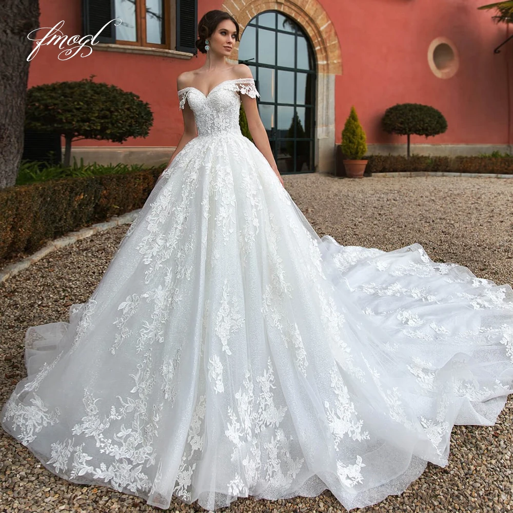 Fmogl Sexy Boat Neck Lace Princess A Line Wedding Dresses Off The Shoulder Appliques Chapel Train Vintage Bridal Gowns
Fmogl Sexy Boat Neck Lace Princess A Line Wedding Dresses Off The Shoulder Appliques Chapel Train Vintage Bridal Gowns