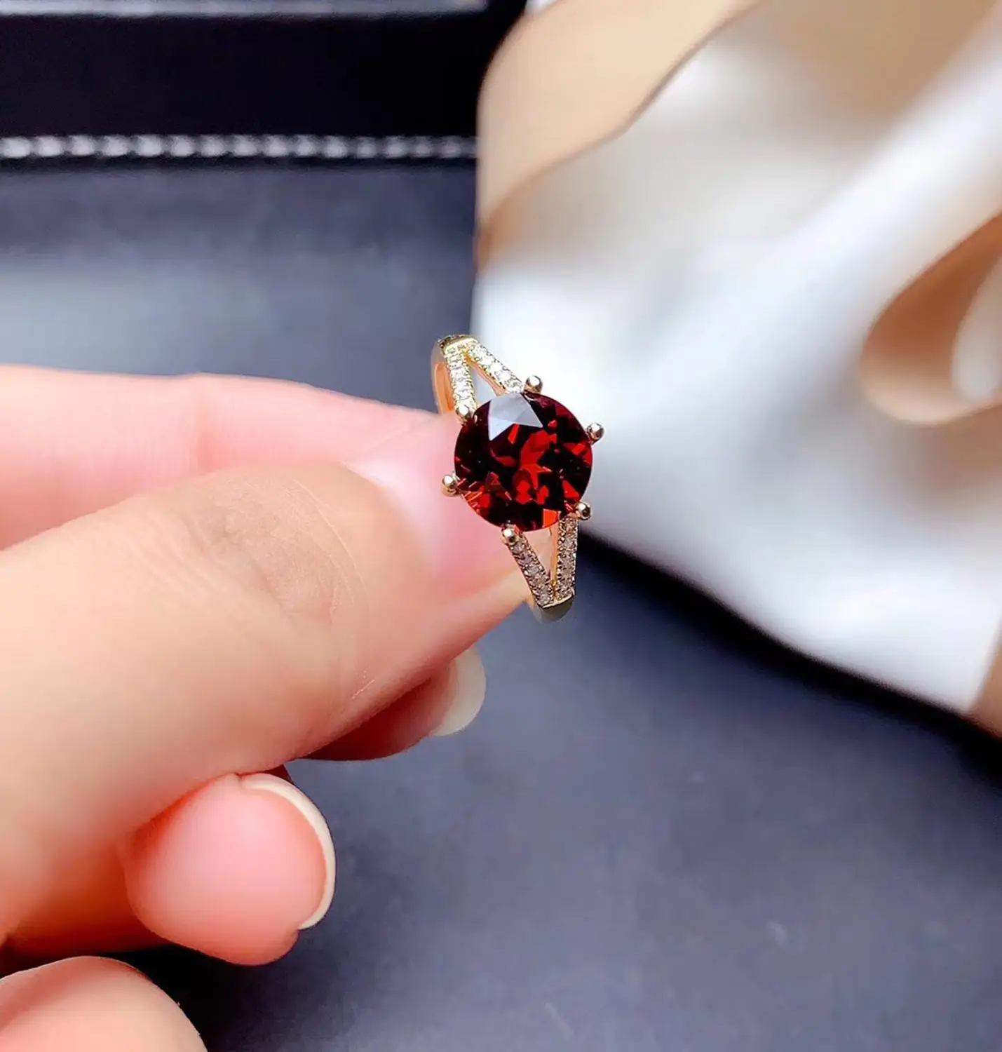 Natural And Real Garnet Ring Gemstone Ring 925 Sterling Silver Ring for Women Wedding Ring
Natural And Real Garnet Ring Gemstone Ring 925 Sterling Silver Ring for Women Wedding Ring
