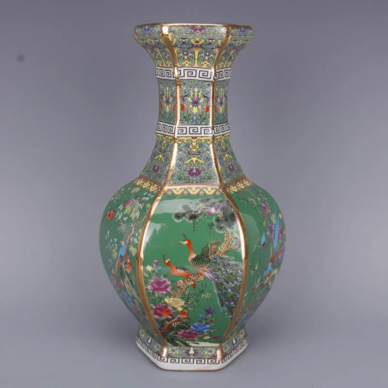 Luxury Chinese Classic Antique Ceramic Enamel Flower Vase Home Decoration Green Vase
Luxury Chinese Classic Antique Ceramic Enamel Flower Vase Home Decoration Green Vase