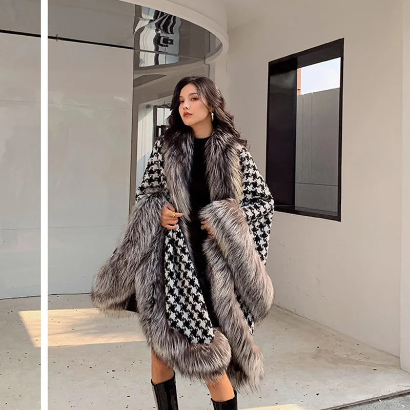 Shawl Outwear Ladies Loose Casual Houndstooth Thick Warm Cloak Jacket Women Double Sided Wear Fashion Vintage Female Fur Coat
Shawl Outwear Ladies Loose Casual Houndstooth Thick Warm Cloak Jacket Women Double Sided Wear Fashion Vintage Female Fur Coat