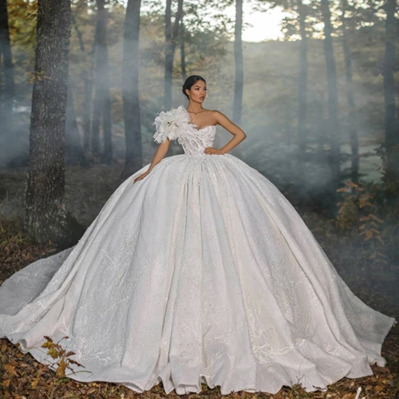 Luxury Dubai Florwer Beading Wedding Ball Gowns Elegant One Shoulder Pearls Saudi Arabic Bridal Dresses Sexy Backless
Luxury Dubai Florwer Beading Wedding Ball Gowns Elegant One Shoulder Pearls Saudi Arabic Bridal Dresses Sexy Backless
