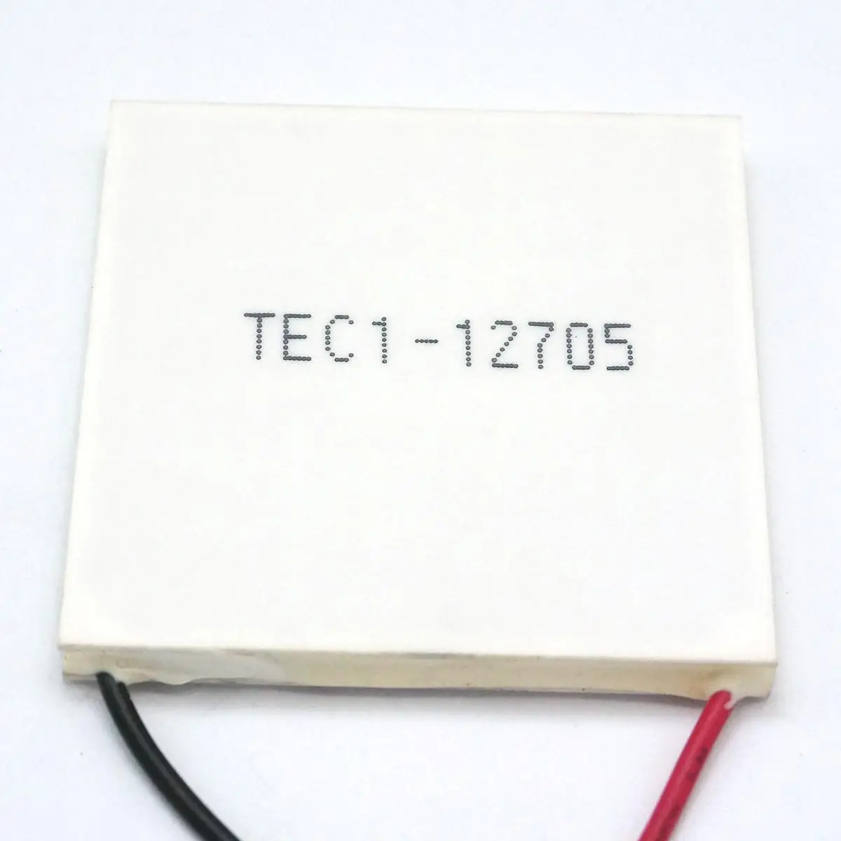 TEC1-12705 50x50 мм теплоотвод, Термоэлектрический охладитель Пельтье, охлаждающая пластина, охлаждающий модуль
TEC1-12705 50x50 мм теплоотвод, Термоэлектрический охладитель Пельтье, охлаждающая пластина, охлаждающий модуль