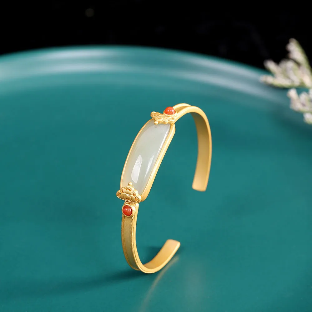 2021 New S925 Silver Gold-Plated Inlaid Natural Hetian Jade Sapphire Geometric Bracelet Fashion Women's Open Jewelry
2021 New S925 Silver Gold-Plated Inlaid Natural Hetian Jade Sapphire Geometric Bracelet Fashion Women's Open Jewelry
