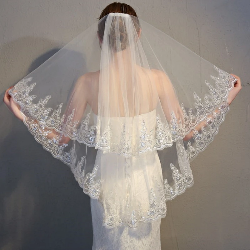 V125 Two layers Short simple Lace ivory Wedding veil with metal comb bridal wedding accessories
V125 Two layers Short simple Lace ivory Wedding veil with metal comb bridal wedding accessories