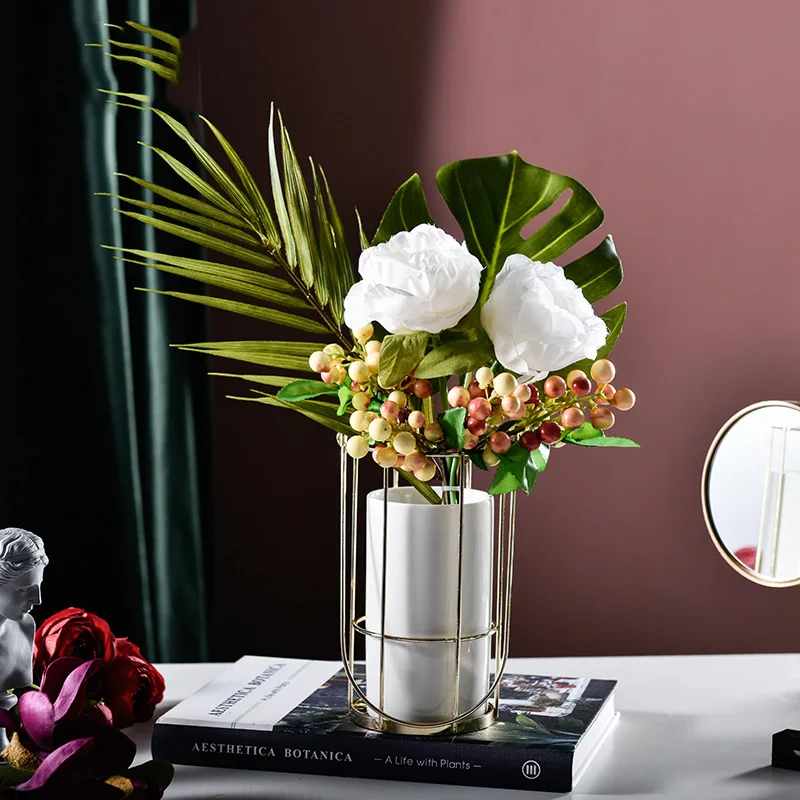 European Luxury Metal Ceramic Vase Bird Cage Iron Frame Flower Pot Fleshy Green Plant Artificial Flower Home Decoration Crafts
European Luxury Metal Ceramic Vase Bird Cage Iron Frame Flower Pot Fleshy Green Plant Artificial Flower Home Decoration Crafts
