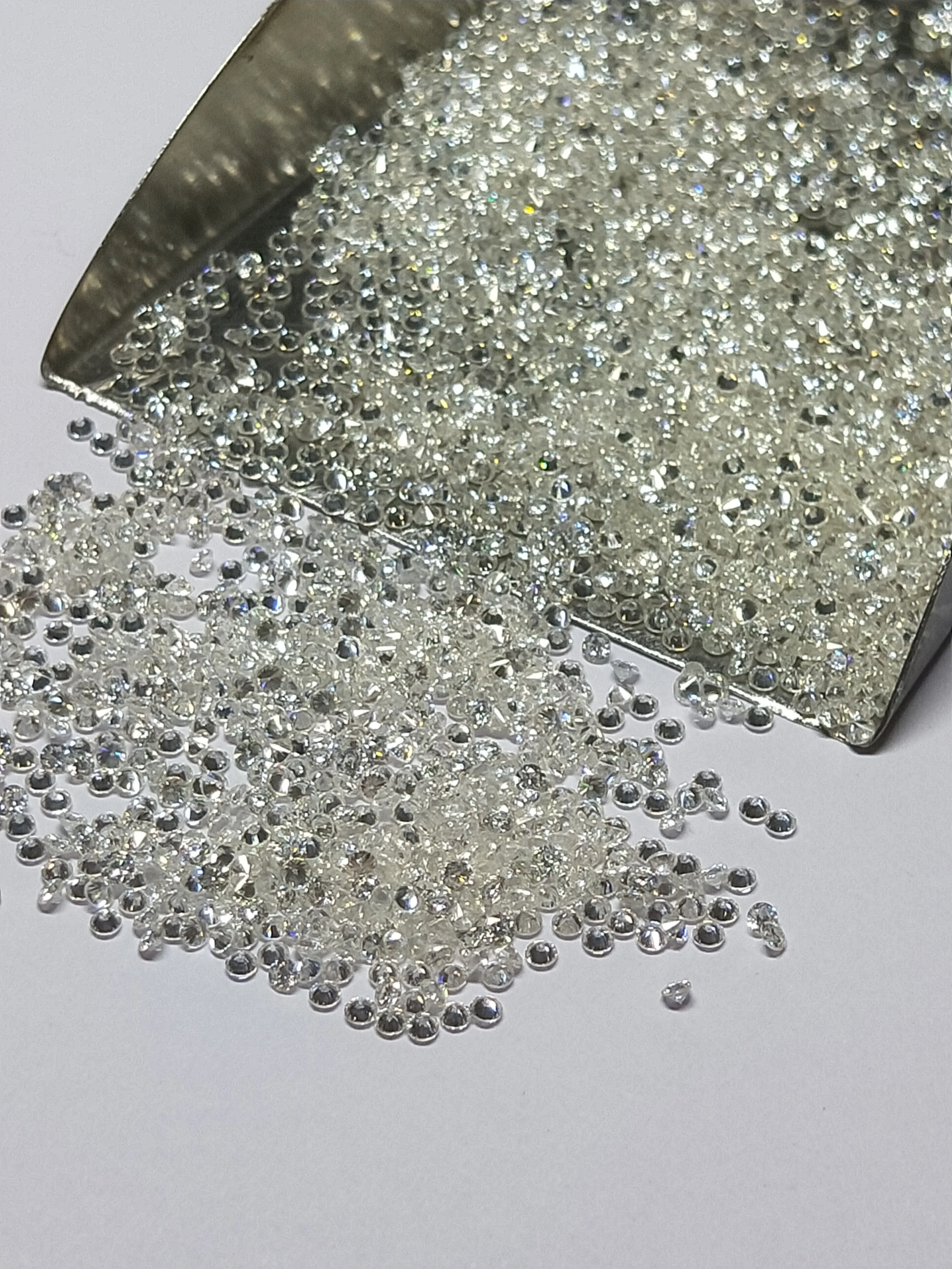 Wholesale Price Yellowish Color White Moissanites 1.0~3.0mm Round Cut Lab Grown Loose Moissanites Stone For Jewelry
Wholesale Price Yellowish Color White Moissanites 1.0~3.0mm Round Cut Lab Grown Loose Moissanites Stone For Jewelry