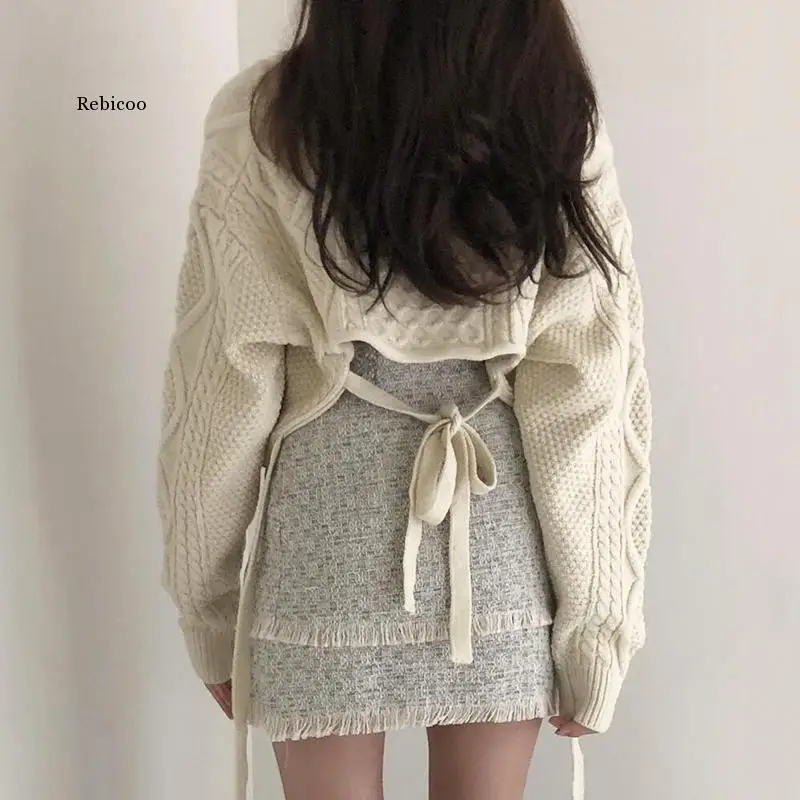Autumn Korean Style Loose Sweater Women Long Sleeve Back Bow Tie Warm Sexy V-neck Casual Winter Knitting Elegant Knitwear
Autumn Korean Style Loose Sweater Women Long Sleeve Back Bow Tie Warm Sexy V-neck Casual Winter Knitting Elegant Knitwear