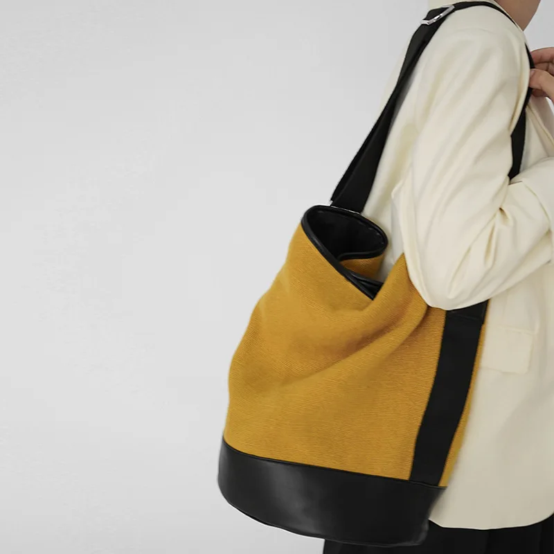 Ladies bucket bag design stitching one shoulder messenger bag retro large capacity luxury linen bag large tote bag shopping bag
Ladies bucket bag design stitching one shoulder messenger bag retro large capacity luxury linen bag large tote bag shopping bag