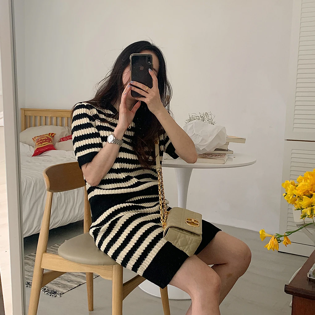 Women's Trendy Knitted Two Piece Set Striped Pattern O-Neck Short Sleeves Knitting Tops Wrapping Mini Skirt Spring Autumn 2021
Women's Trendy Knitted Two Piece Set Striped Pattern O-Neck Short Sleeves Knitting Tops Wrapping Mini Skirt Spring Autumn 2021