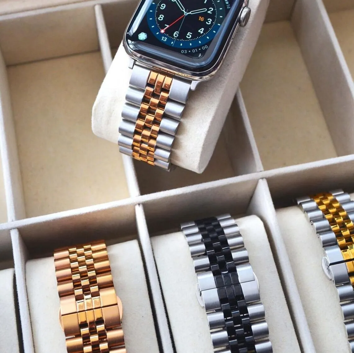 Ремешок из нержавеющей стали для Apple Watch Band series 6, 5, 4, 3, 40, 44 мм, 38, 42 мм, сменный спортивный браслет для iwatch 6 SE
Ремешок из нержавеющей стали для Apple Watch Band series 6, 5, 4, 3, 40, 44 мм, 38, 42 мм, сменный спортивный браслет для iwatch 6 SE