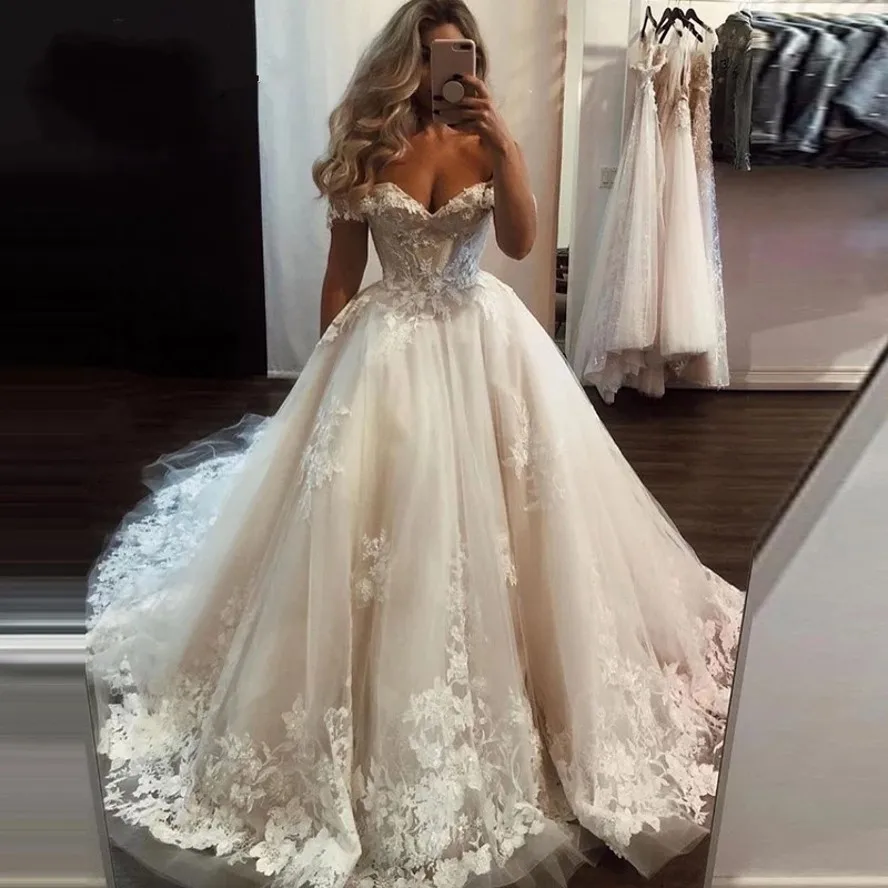Luxury Arabic Dubai Bridal Wedding Dresses for Women 2025 Sweetheart Lace Flowers Formal Bride Gown Robe De Mariage Custom
Luxury Arabic Dubai Bridal Wedding Dresses for Women 2025 Sweetheart Lace Flowers Formal Bride Gown Robe De Mariage Custom