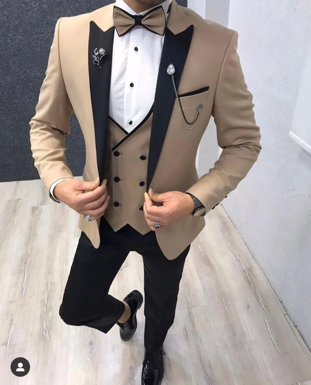 Fashion Beige Men Suits For Wedding Party Peaked Lapel Male Tuxedo Groom Costume Homme Slim Fit Terno Masculino Jacket Pant Vest
Fashion Beige Men Suits For Wedding Party Peaked Lapel Male Tuxedo Groom Costume Homme Slim Fit Terno Masculino Jacket Pant Vest
