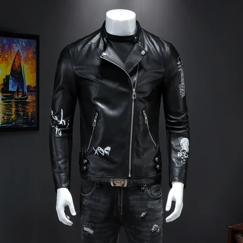 Autumn And Winter New Jackets Men Fashion Lapel Locomotive Jacket Korean Printing PU Leather Hip Hop Personality Coats
Autumn And Winter New Jackets Men Fashion Lapel Locomotive Jacket Korean Printing PU Leather Hip Hop Personality Coats