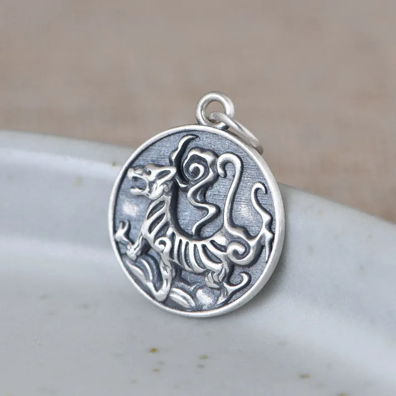 Silver Round Pendant for Necklace Women Trendy Simple Design Jewelry Finding Accessories Fashion Necklace Pendants Jewelry
Silver Round Pendant for Necklace Women Trendy Simple Design Jewelry Finding Accessories Fashion Necklace Pendants Jewelry