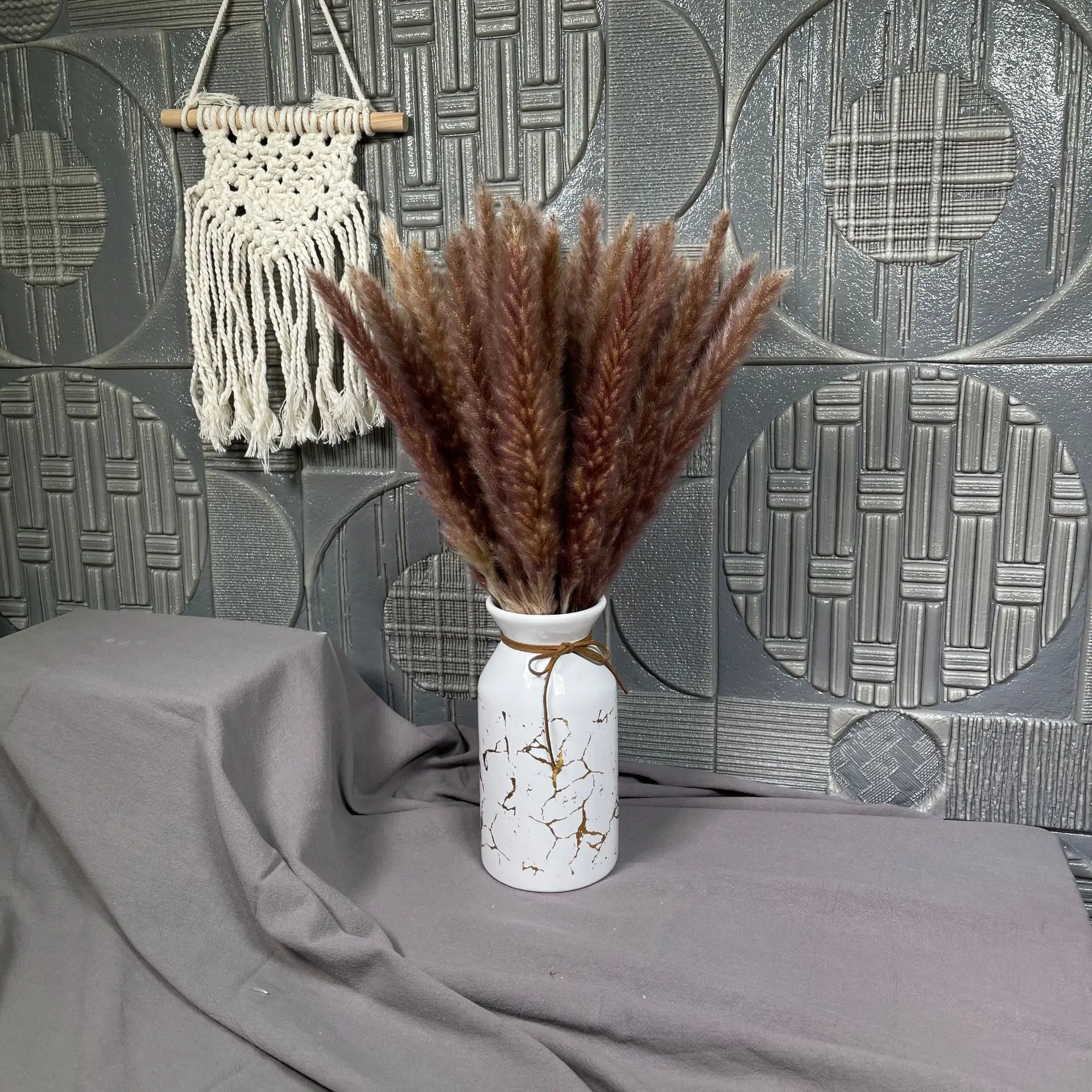 Natural Dried Flowers Bunny Tail Grass Bunch Pampas Grass for Party Home Wedding Decor Boho Modern Home Decoration Ceremon
Natural Dried Flowers Bunny Tail Grass Bunch Pampas Grass for Party Home Wedding Decor Boho Modern Home Decoration Ceremon