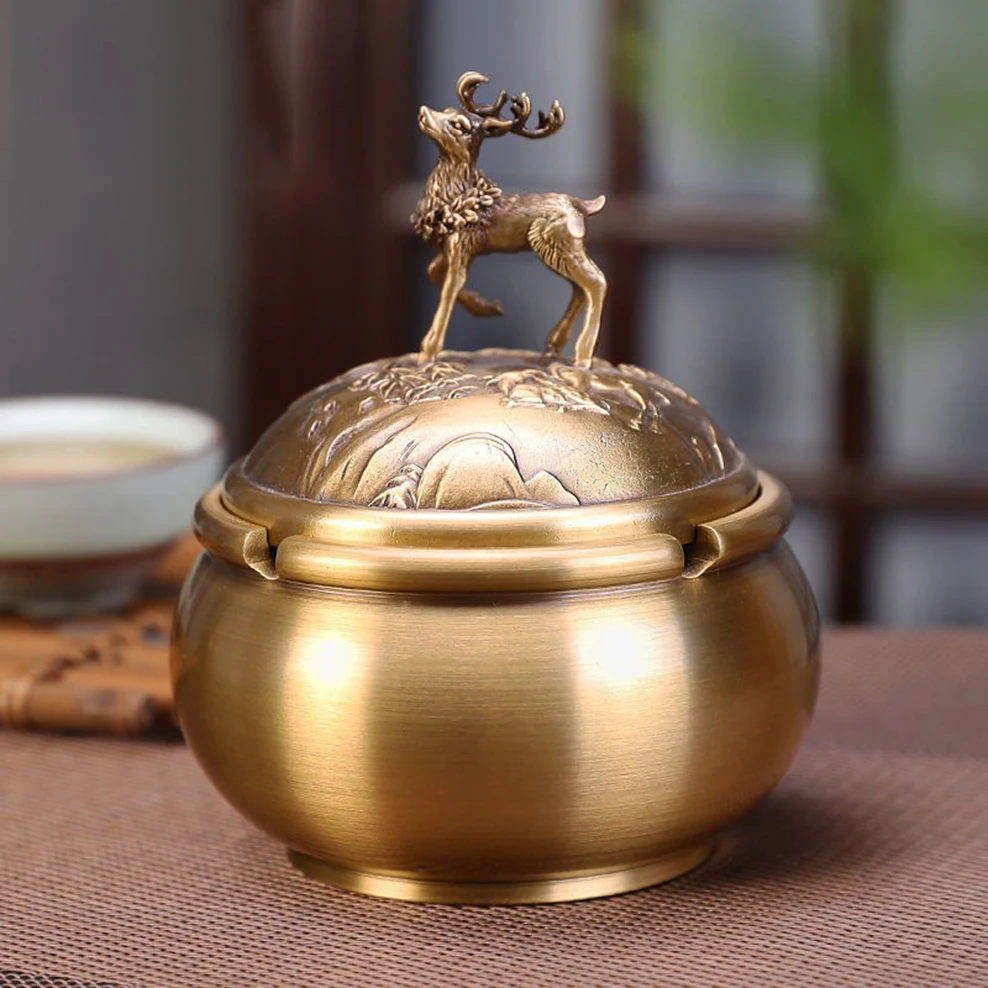 Pure Copper Ashtray Chinese Retro All Copper Ashtray With Cover Anti-Fly Ash Living Room Coffee Table Office Decor Ornaments
Pure Copper Ashtray Chinese Retro All Copper Ashtray With Cover Anti-Fly Ash Living Room Coffee Table Office Decor Ornaments