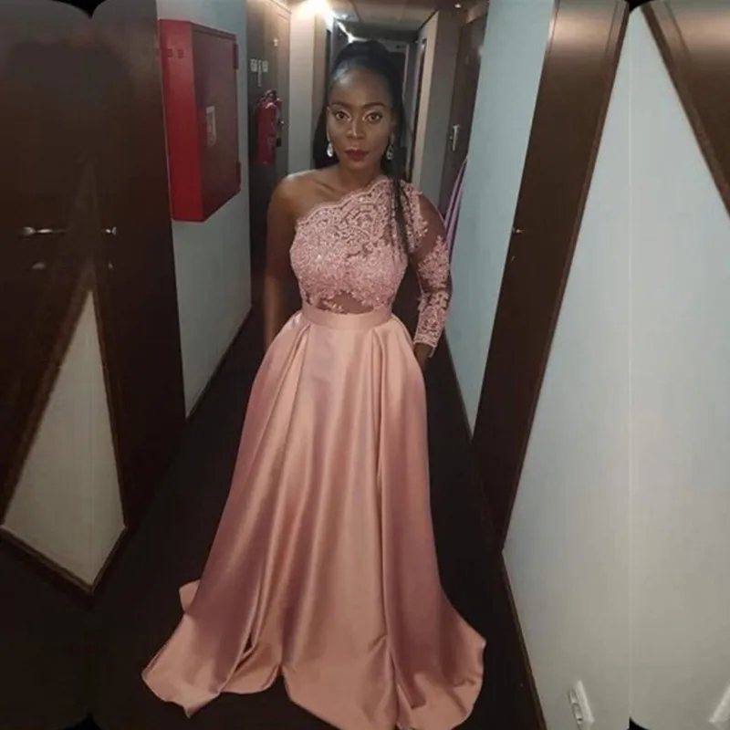 2021 New Arrival One Shoulder Pink Beaded Lace Satin Evening Dresses Party Prom Dresses Formal Gowns Simple Long Dresses
2021 New Arrival One Shoulder Pink Beaded Lace Satin Evening Dresses Party Prom Dresses Formal Gowns Simple Long Dresses
