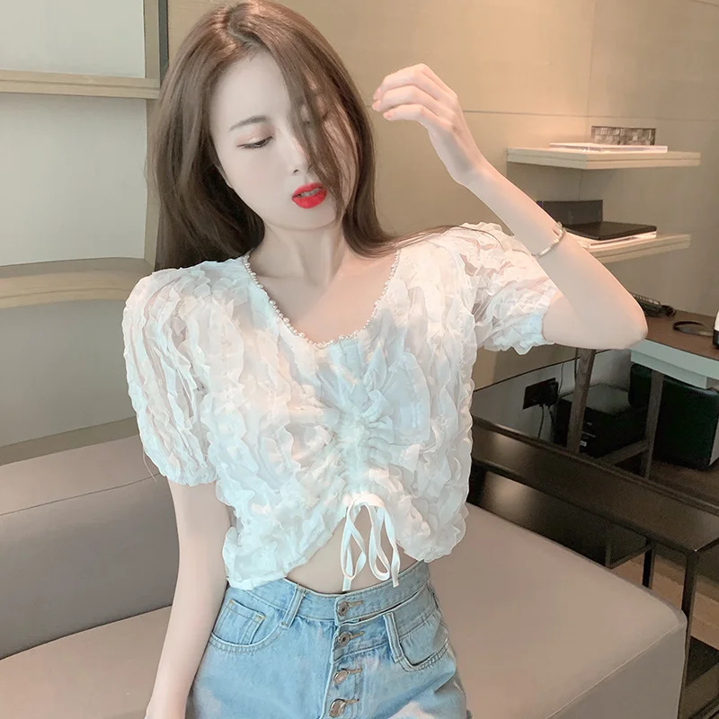 Pearl V-Neck Trim White Chiffon Short-Sleeve T-Shirt Ladies French High Waist Drawstring Women Sweet Loose Short Tops Korean
Pearl V-Neck Trim White Chiffon Short-Sleeve T-Shirt Ladies French High Waist Drawstring Women Sweet Loose Short Tops Korean